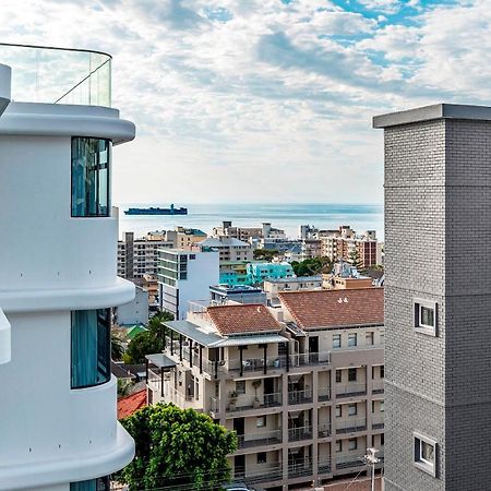 Strand Beach, Magnificent Apartment... Sea Point كيب تاون المظهر الخارجي الصورة