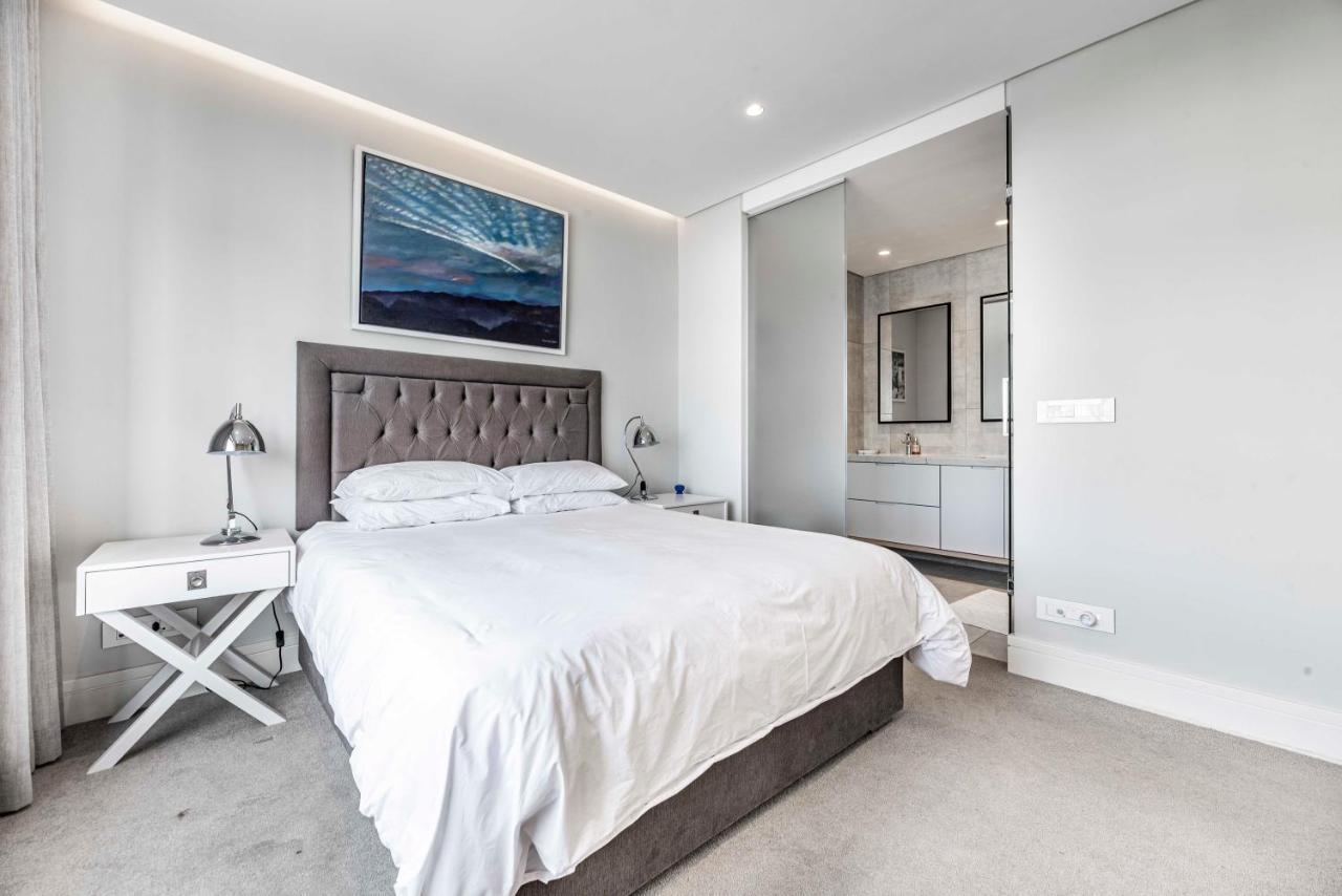 Strand Beach, Magnificent Apartment... Sea Point كيب تاون المظهر الخارجي الصورة