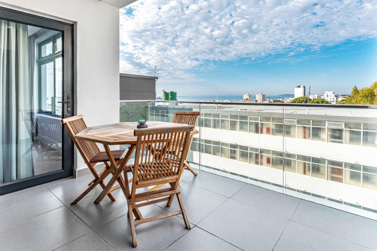 Strand Beach, Magnificent Apartment... Sea Point كيب تاون المظهر الخارجي الصورة